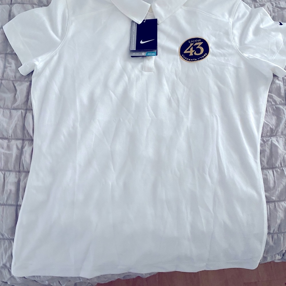 Nike women’s polo Licor 43